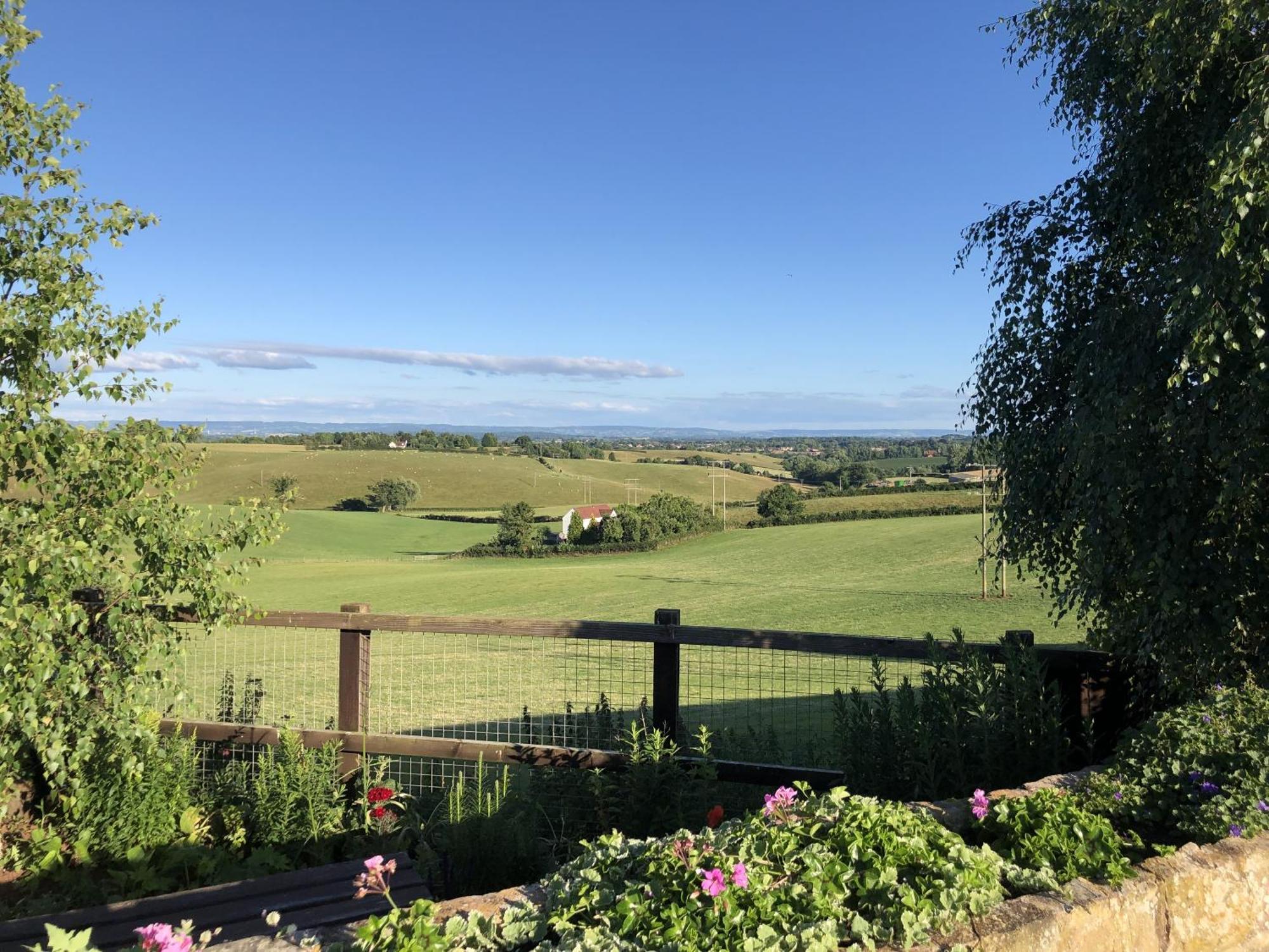 Betula Views Studio Newent Bagian luar foto