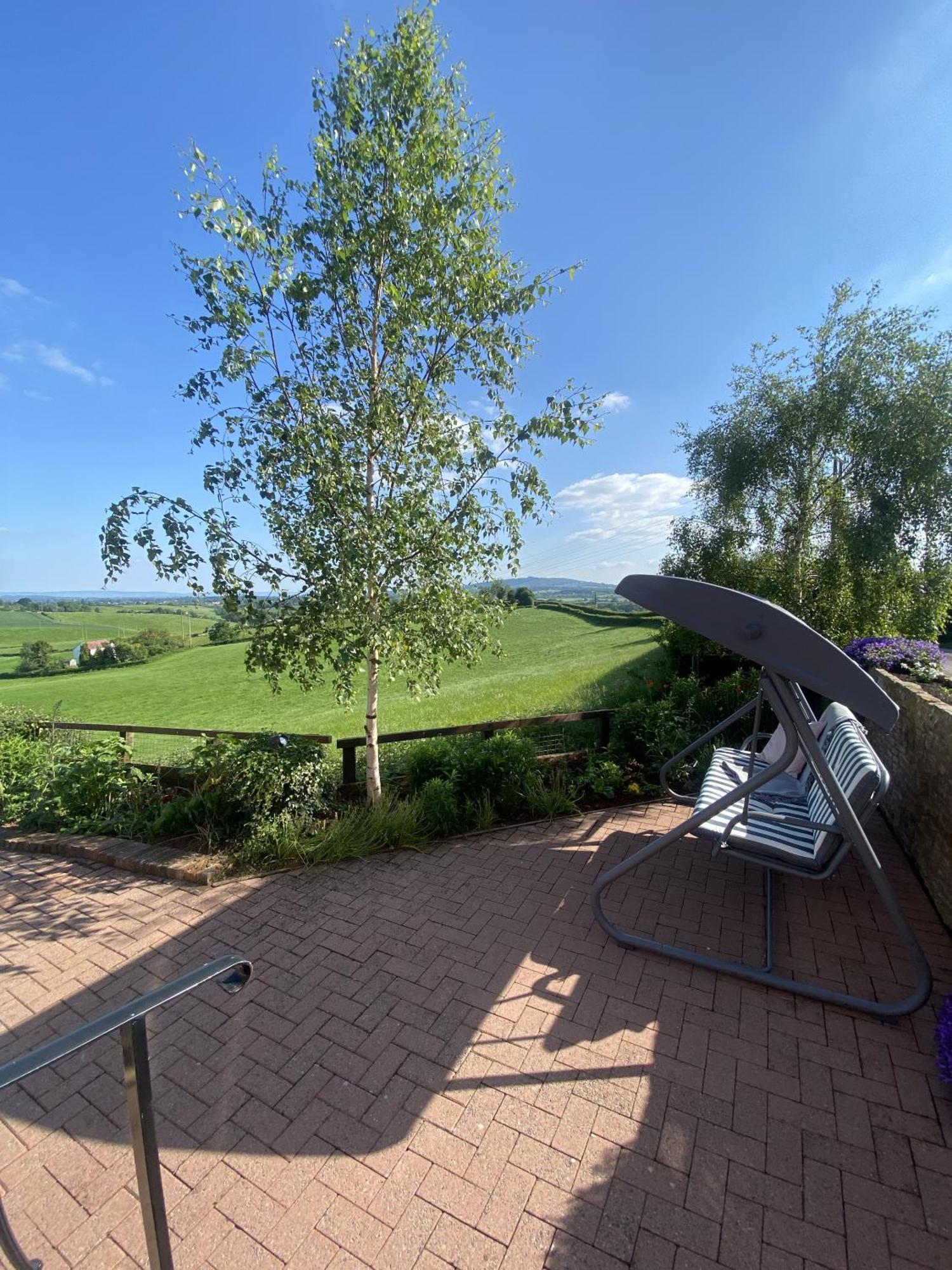 Betula Views Studio Newent Bagian luar foto